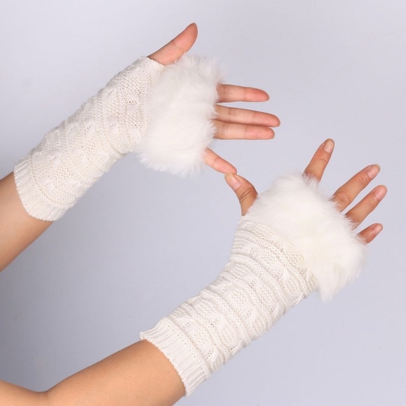 White Knit Fingerless Gloves with Faux Fur - Picture 4 of 11